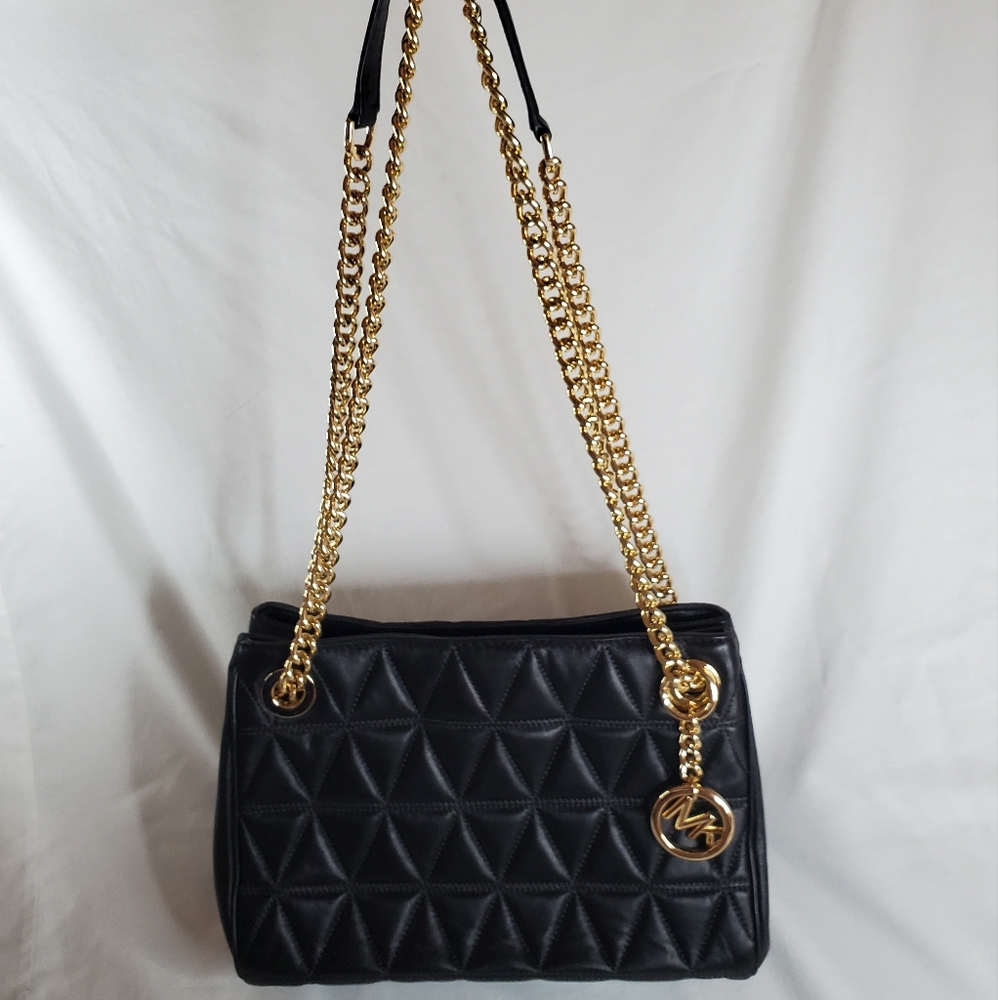 NEW MICHAEL KORS Black Leather Scarlett Medium Messenger